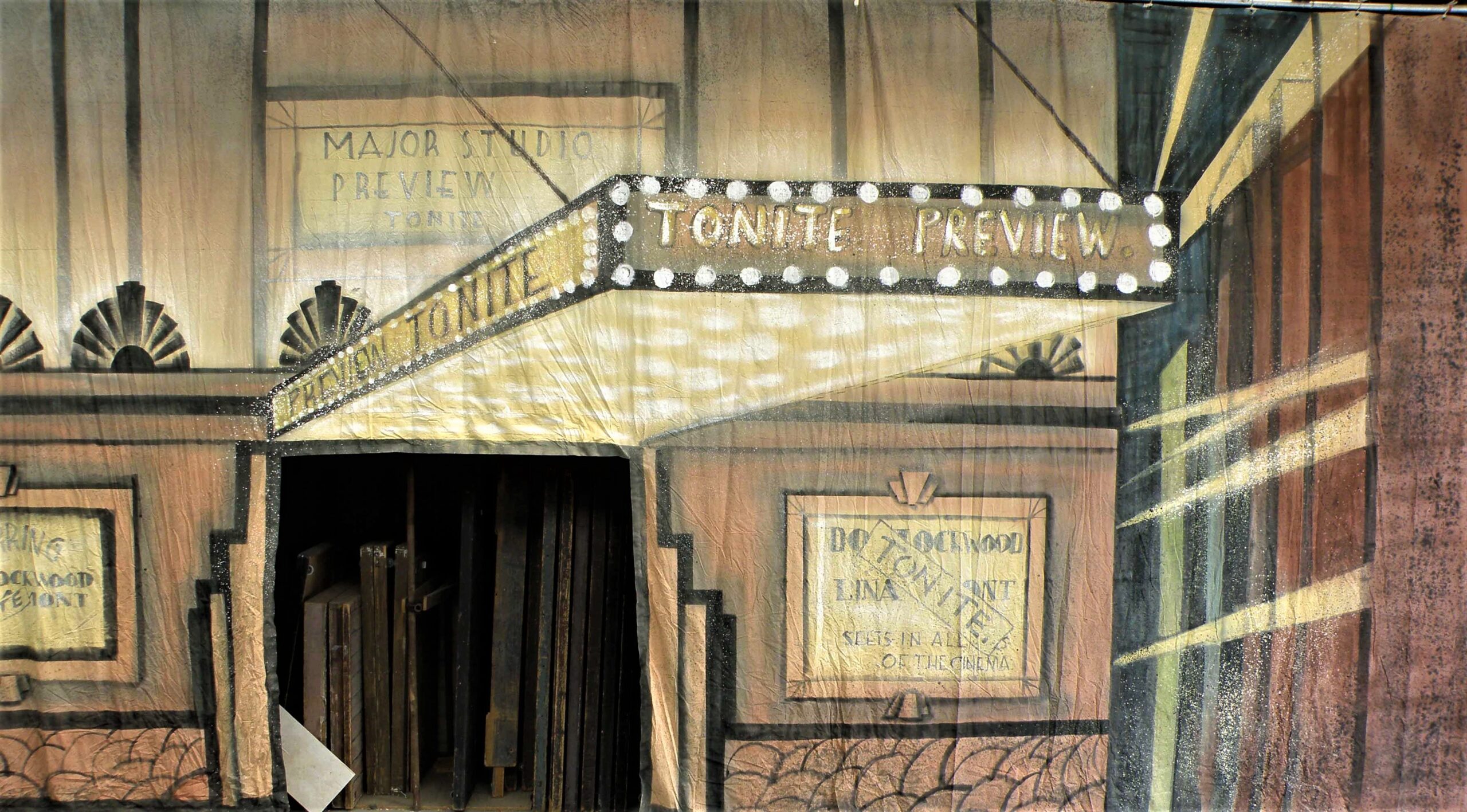 Thoroughly Theatre Theatre Marquee Calico Theatre Cutcloth is commonly used for Theatre, Entrance, Marquee